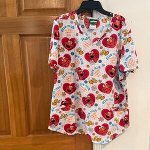 EUC! Women’s size L, Vintage Sesame Street Elmo Scrub Top!